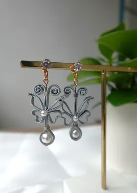 Butterfly Pankou Earrings (Grey)