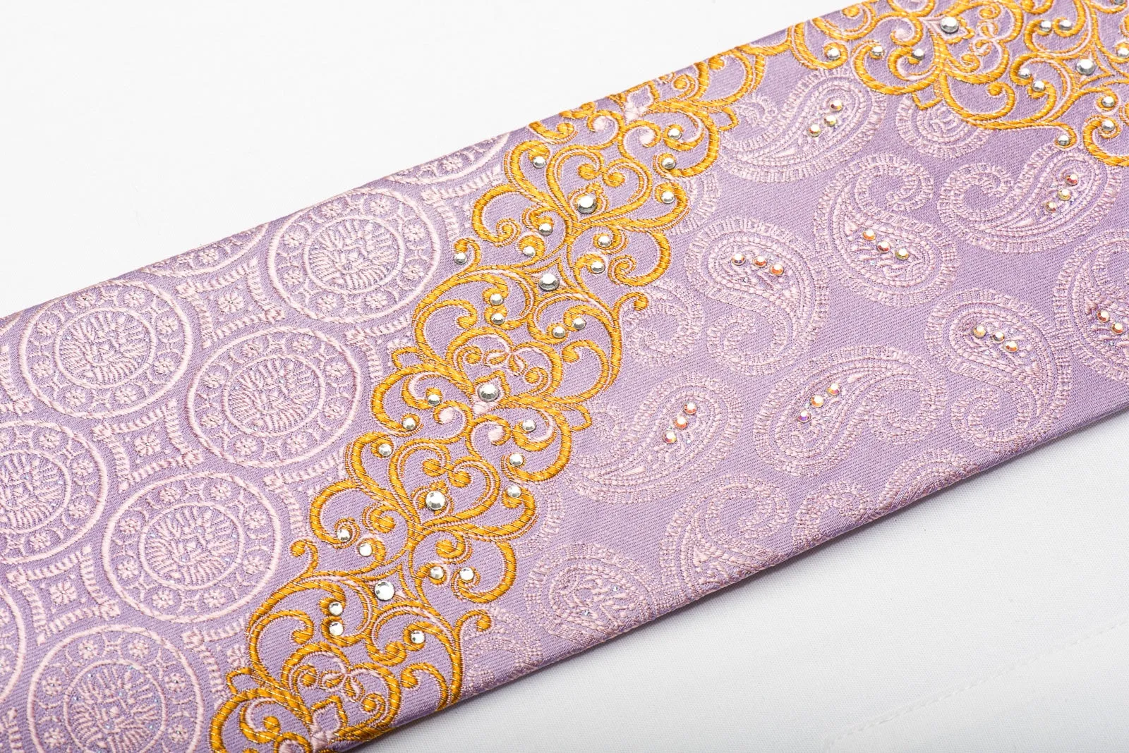 Cuni Homme Men's Silk Necktie Paisley Medallions On Mauve Sparkling With Rhinestones