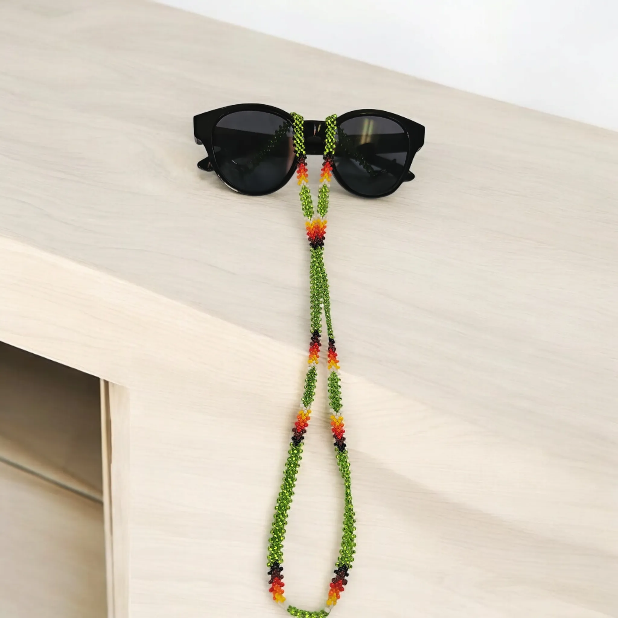 Handmade glasses  chain ( green)